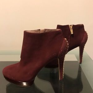 Vince Camuto sz 7.5 Booties